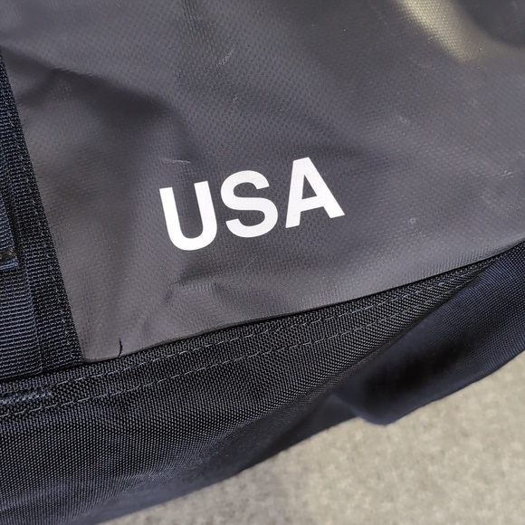 The North Face International Team USA Basecamp Duffel Bag/Backpack Navy - Large - Picture 4 of 16